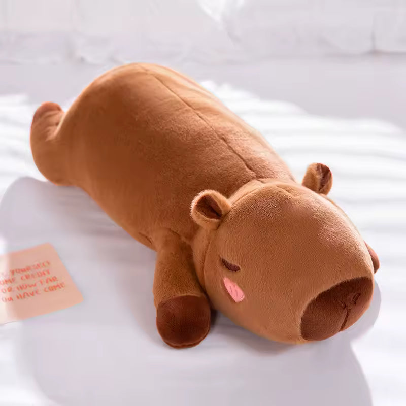 Almohada de Peluche Extra Larga de Capibara Akkun – 90 cm