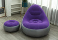 Sillón inflable morado con reposapiés